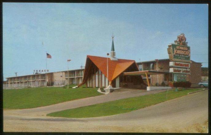 061209 VINTAGE HOWARD JOHNSON MOTEL MADISON WI POSTCARD  