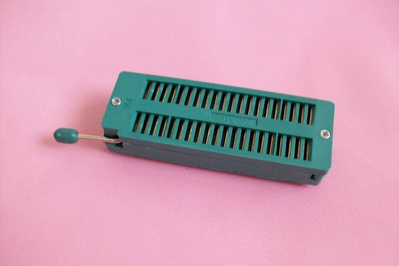 New 40 pin Universal ZIF IC Socket (1pc.)  