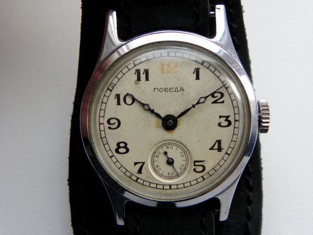 VERY VERY RARE POBEDA 12 RED 1947() EARLY FIRST SERIES 0118 WATCH 