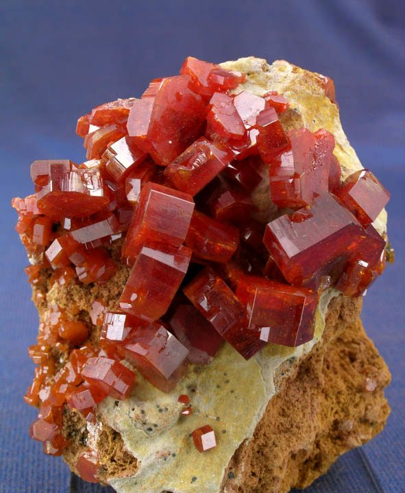 WORLDCLASS GEMMY FIRE RED VANADINITE + BIG CRYSTALS  