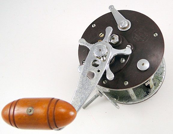 VINTAGE PENN PEER 309 FISHING REEL  