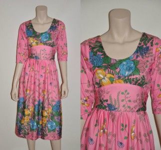 L17 12 VINTAGE 70S BUBBLE GUM PINK CARTOON LOOK FLORAL PRINT SUMMER 