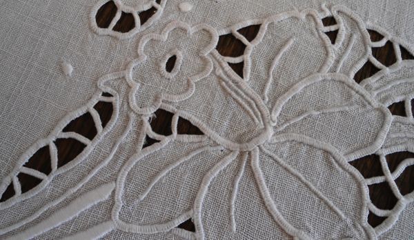 Antique White Linen Tablecloth Hand Embroidered Cutwork Daffodils 69 