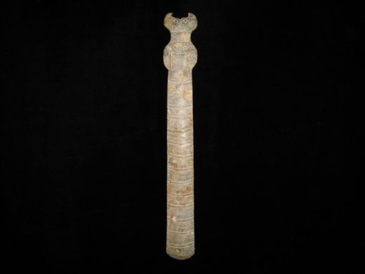 Hongshan Jade handle shaped article in double owl head  