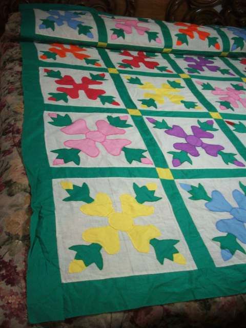 AWESOME VINTAGE HAND APPLIQUED ROSE OF SHARON QUILT TOP #D1244  