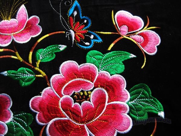 Tip You can sew the embroidery on your bag, make your bag the most 