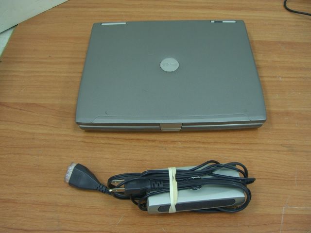 Dell Latitude D610 PP11L Pentium M 1.86GHz 1GB Wi Fi NO HARD DRIVE or 