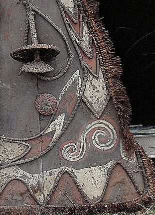 MENS HOUSE GABLE MASK SEPIK RIVER PAPUA NEW GUINEA  