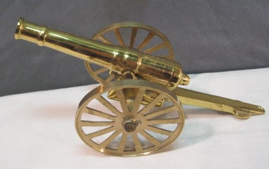 VTG BRASS SIGNAL CANNON~TOY CIVIL WAR MILITARY ANTIQUE REPLICA~WHEELS 