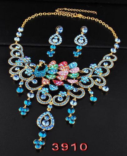 Slap up Peacock Czech Rhinestone Crystal New Necklace Earring set 