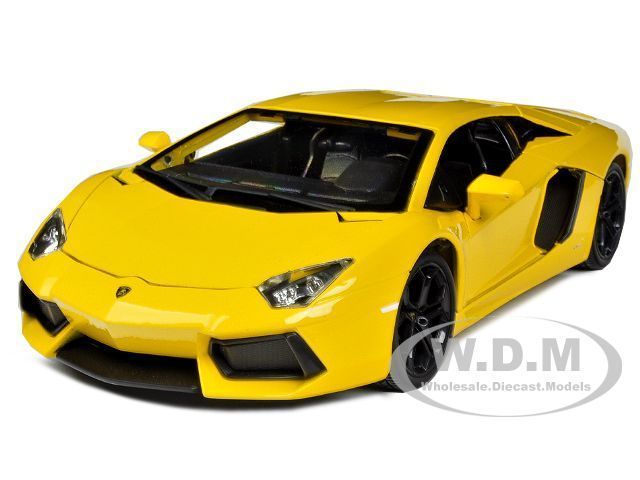 2012 LAMBORGHIN​I AVENTADOR LP700 4 YELLOW 1/18 DIECAST MODEL BY 