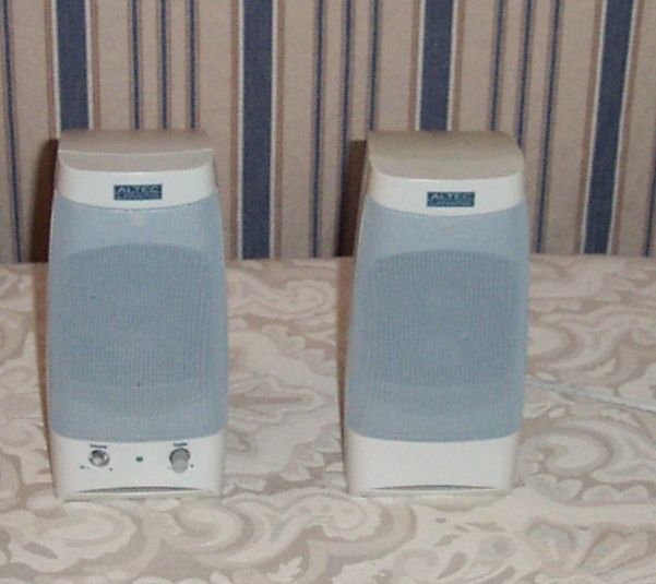 COMPUTER SPEAKERS (2) Altec Lansing GCS100 Model  