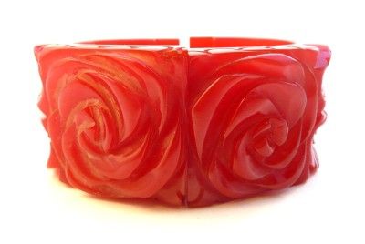   1930s Thick & Chunky Heavily Carved Cherry Red BAKELITE Roses BRACELET