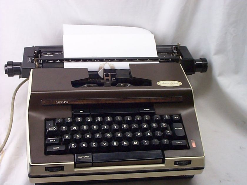 VINTAGE  BEST ELECTRIC COMMUNICATOR TYPEWRITER  