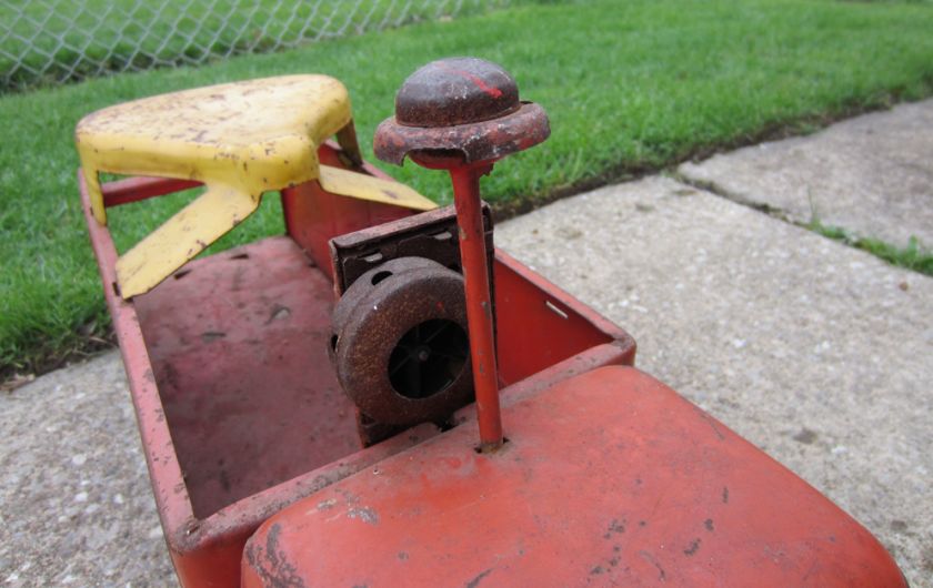 Vintage Marx Ride On VFD Fire Truck w/ Siren  