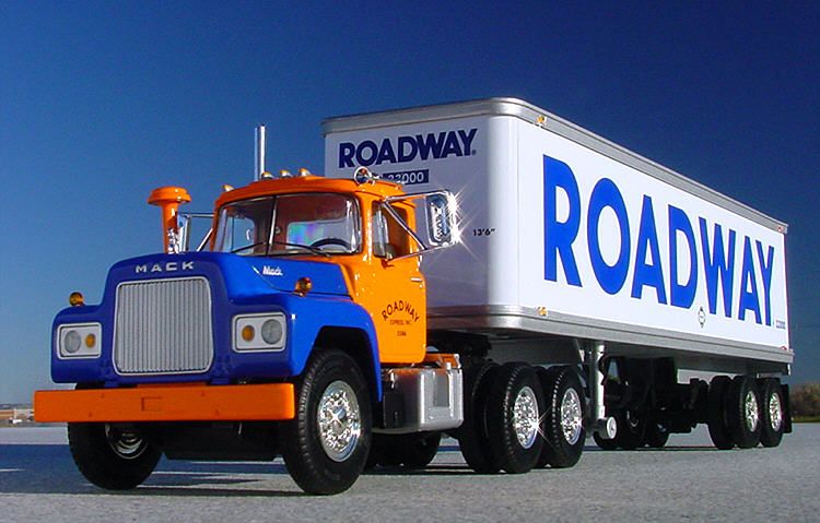 1966 ROADWAY EXPRESS R MACK SEMI   First Gear  