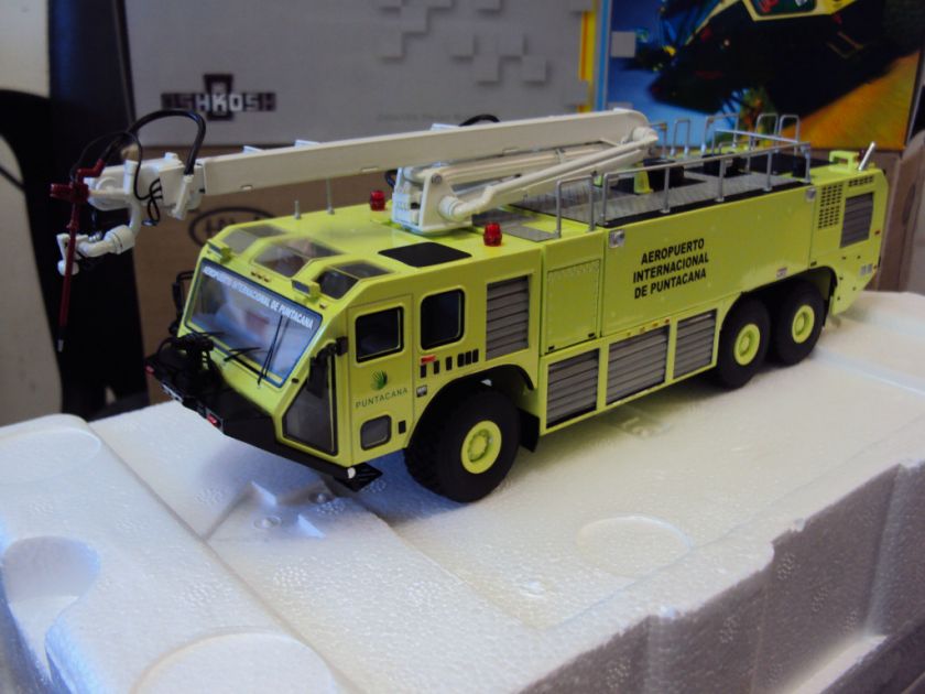   Collectibles Oshkosh Striker 3000 ARFF Fire Truck   Punta Cana  