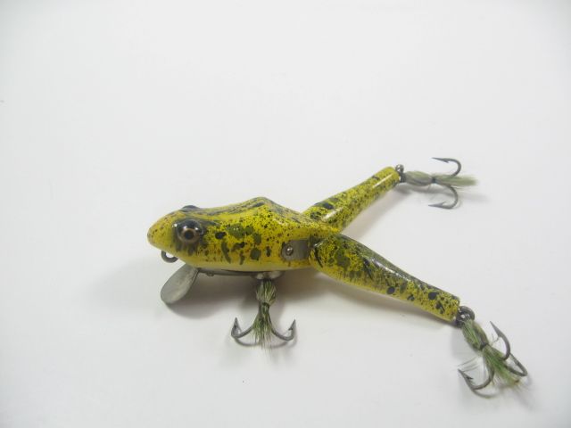 VINTAGE PAW PAW WOTTA FROG FISHING LURE  