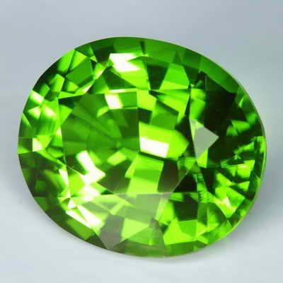 PRECISION OVAL CUT   APPLE GREEN PERIDOT   5.76ct   CALIBRATED 12 x 